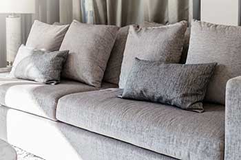 Stofschade aan uw meubel? Wij herstellen het vakkundig!